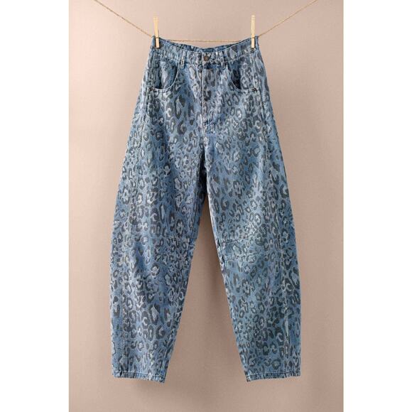 Urban Daizy Leopard Print Relaxed Straight Denim Pants - Picture 2 of 15